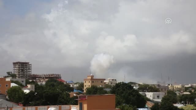 Somali'de çifte bombalı saldırı: 8 ölü