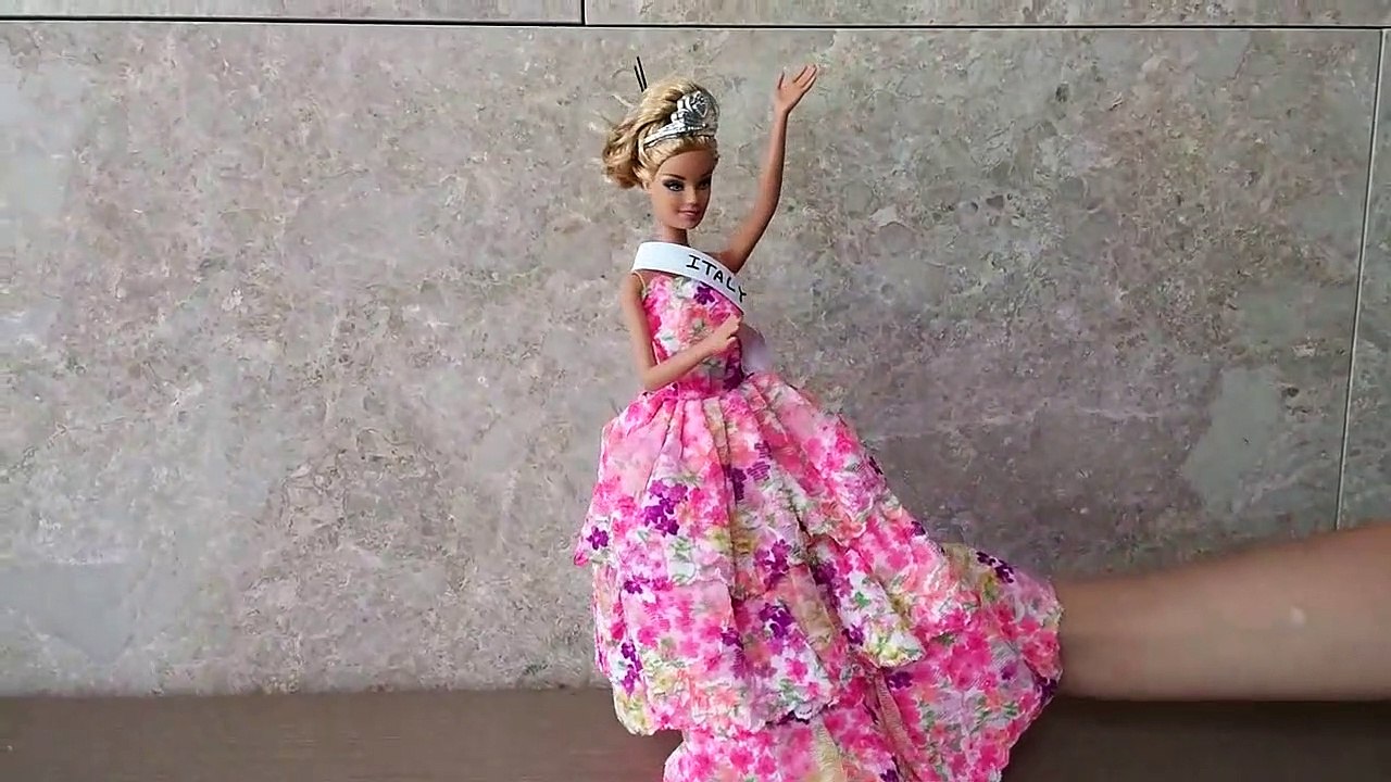 Barbie : Miss Universe Barbie Doll Play | Karla D.