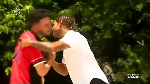 Enes Batur ve Emre'nin parkur iddiası