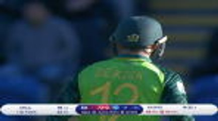 De Kock reaches 50 with a four