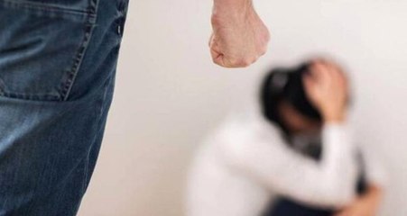 Dayakçı koca cezasını "evlilik kitaplarını" okuyarak tamamlayacak!