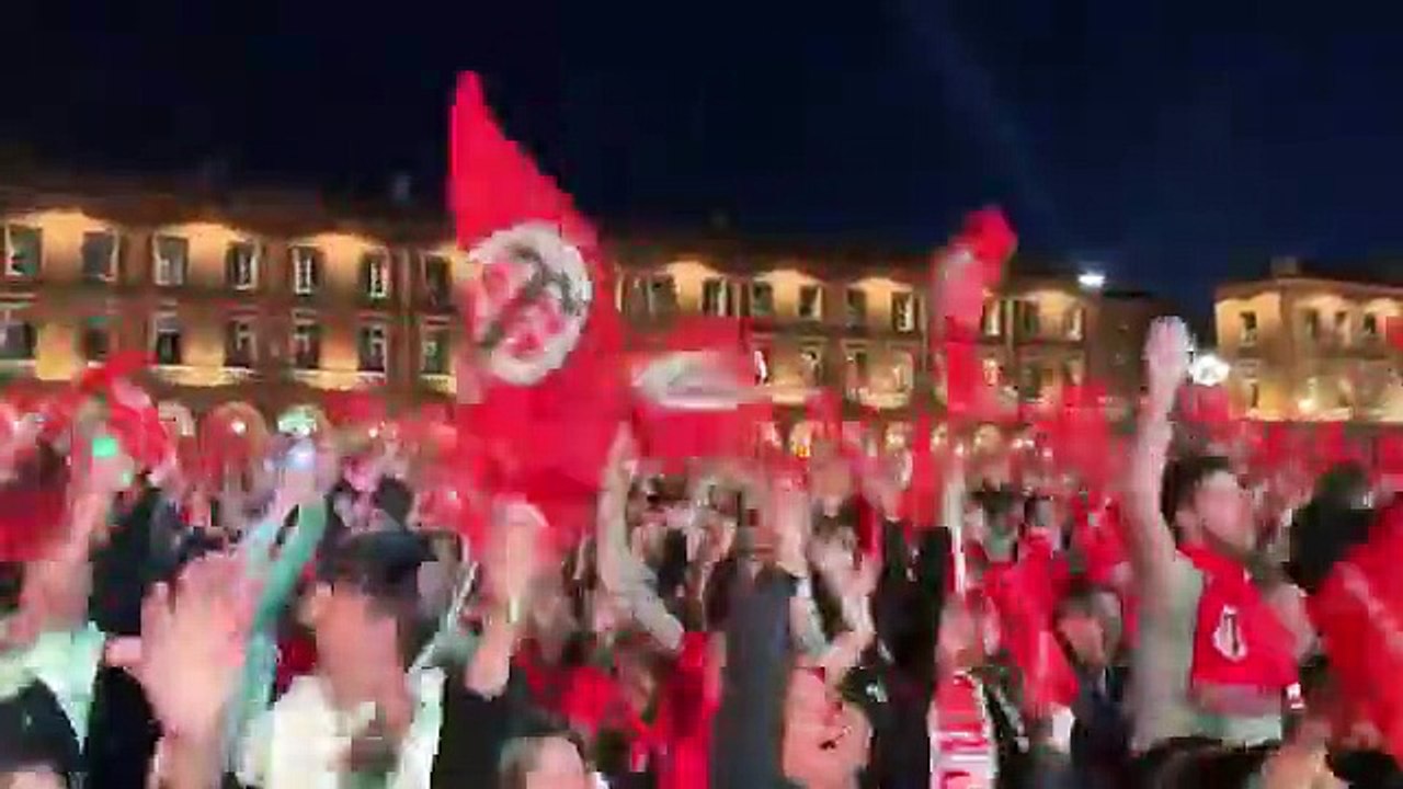 Rugby - Top 14 - La foule en délire à Toulouse après la victoire du ...