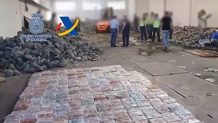 Polícia encontra uma tonelada de cocaína em falsas pedras!