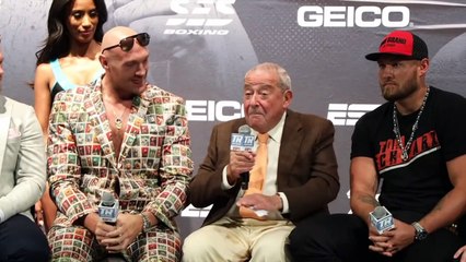 'DONT DO IT' - TYSON FURY URGES BOB ARUM NOT TO COMMENT, AS ARUM MAKES MIKAELA MAYER BLUSH ON STAGE.
