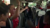 Football - La Selección Femenina de Fútbol de Canadá, ha recibido la aprobación de los fanáticos en Twitter, tras grabar un video en el bus que las transportaba