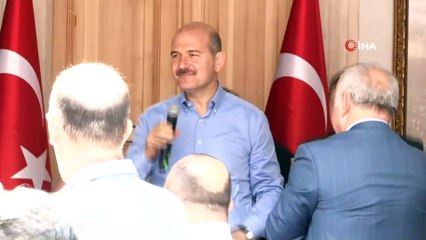 İçişleri Bakanı Soylu, Fatih'te Kuruyemişçiler Odası üyeleriyle bir araya geldi