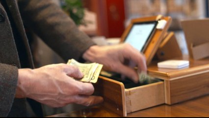 San Francisco bans cashless-only stores