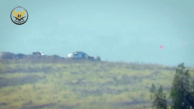 الجبهة الوطنية للتحرير تدمير دشمة رشاش لعصابات الأسد في حاجز الحماميات في ريف حماة بصاروخ مضاد دروع