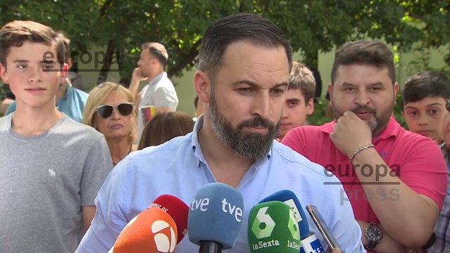 Abascal critica las presiones inaceptables de Macron