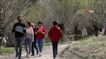 Öğrenciler sınav stresini Girlevik Şelalesi'nde attı