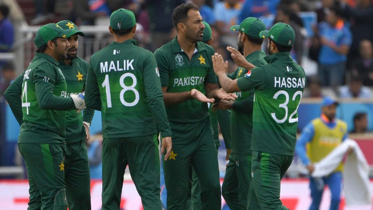 Poor fielding continues to hamper Pakistan