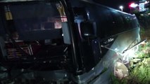 호남고속도로에서 관광버스가 화물차 추돌...29명 다쳐 / YTN