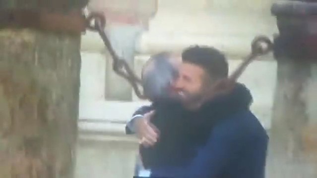 El emotivo abrazo entre Florentino Pérez y Beckham en la boda de Ramos