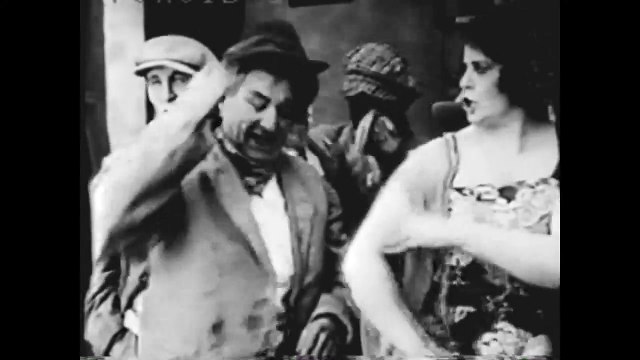 A Dog's Life 1918 silent film starring Charlie Chaplin and Edna Purviance