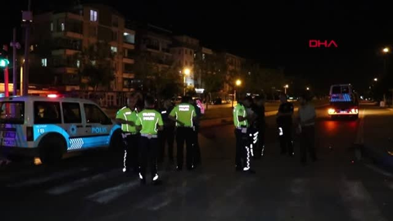 ANTALYA EKİP OTOSU KAZA YAPTI; 2 POLİS YARALANDI