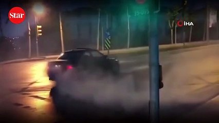 İstanbul’da yol kapatıp �drift� yapan maganda kamerada