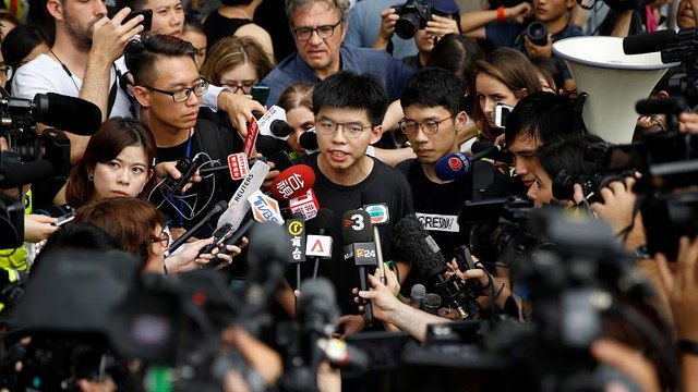 Hong Kong libera al líder de la Revolución de los Paraguas