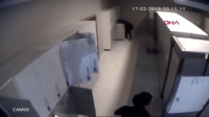 İSTANBUL-SPA MERKEZİNDE MÜŞTERİN EŞYA VE PARALARINI BÖYLE ÇALDI