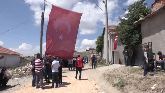 Şehit Jandarma Teğmen Evran son yolculuğuna uğurlandı (2)