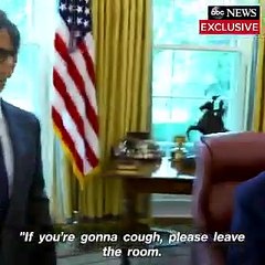 Trump yayın esnasında yanında öksüren genel sekreterini kovdu