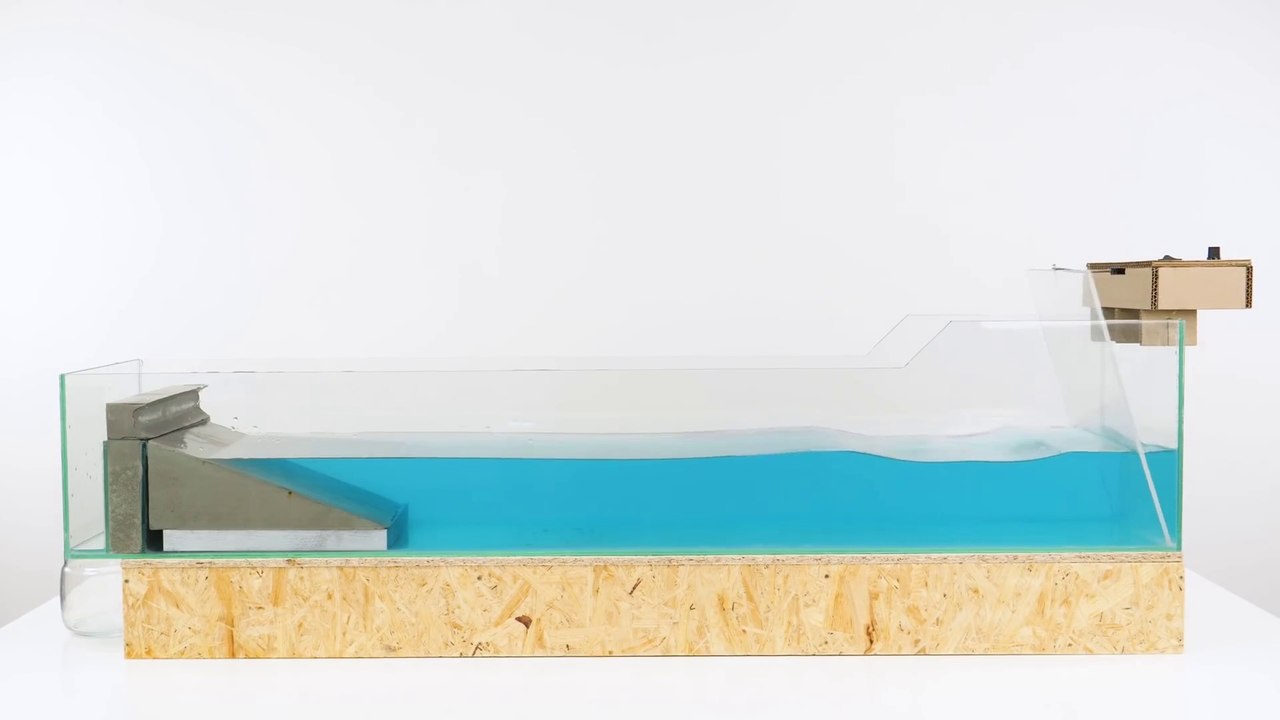 DIY Wave Tank - Physics of Tsunami Wave