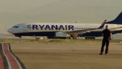 Fomento establece los servicios mínimos de Ryanair