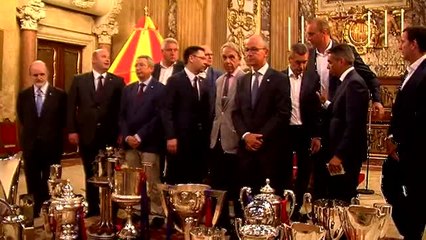 El Barcelona ofrece sus títulos a la Virgen de la Mercè