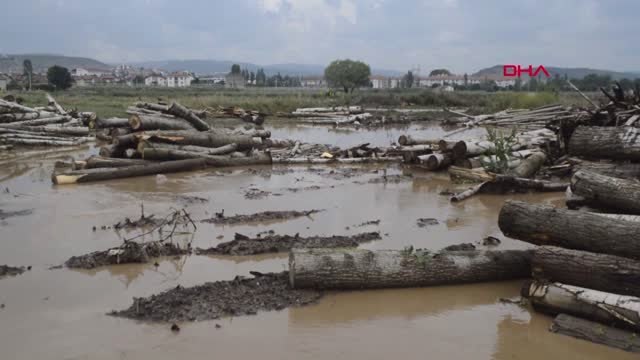 ESKİŞEHİR ESKİŞEHİR'DE 15 DAKİKALIK YAĞIŞ KENTİ FELÇ ETTİ-EK