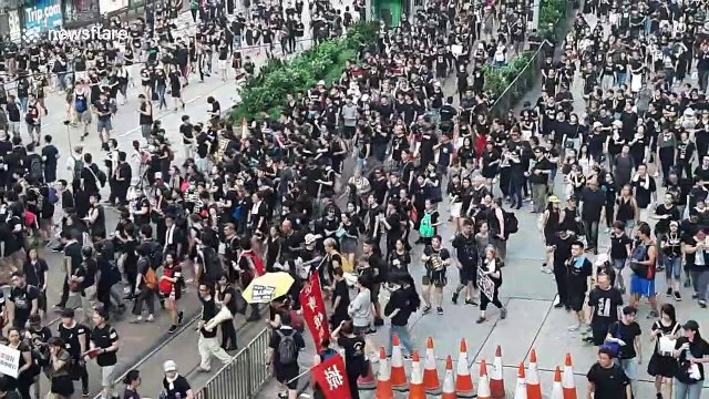 Hundreds of thousands attend the third massive protest against extradition bill in Hong Kong