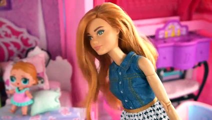 Bebé LOL Surprise Se Enferma y Mama Barbie La Cuida