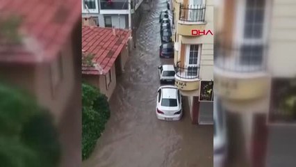 İzmir'de sağanak yağış