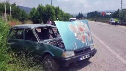 Kontrolden çıkan otomobil ağaca çarparak takla attı: 1'i çocuk 3 yaralı