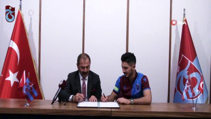 Trabzonspor'da Fıratcan Üzüm imzayı attı