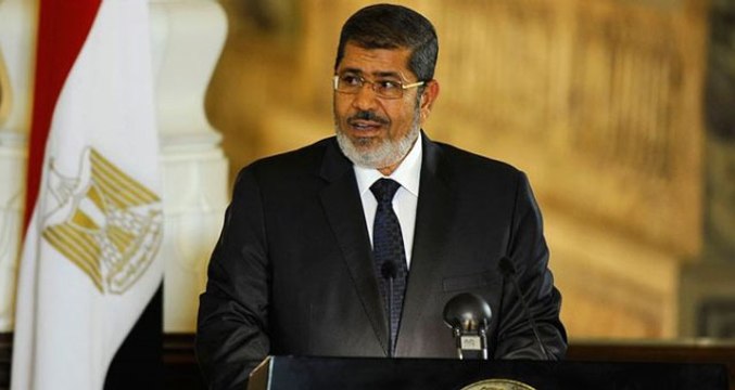 Devrik lider Muhammed Mursi'nin cenazesi defnedildi