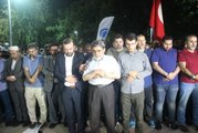 Beşiktaş'taki Mısır Konsolosluğu önünde Mursi için gıyabi cenaze namazı