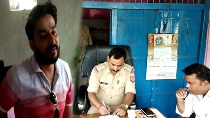यूपी: अधिकारी को धमकाते हुए कहा, 'भाजपा विधायक का भतीजा हूं, कुत्ता बनाकर नंगा करवा दूंगा'