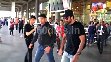 Ranbir Kapoor and Alia Bhatt together spotted at Mumbai Airport | Watch Video