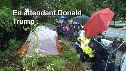 Les partisans de Trump campent dans le centre-ville d'Orlando