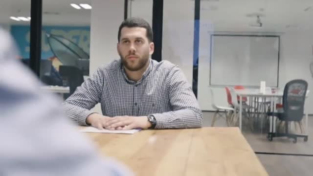 Un hombre consigue trabajo gracias a una iniciativa de su hijo que se hizo viral