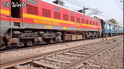 DLI-AGRA Passenger changing the Track to entering Platform