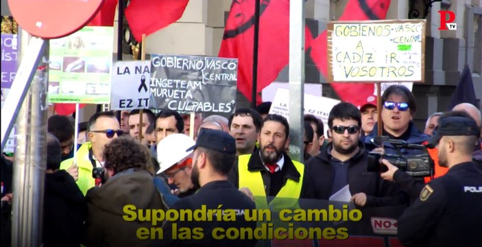 Los trabajadores de La Naval reclaman sus derechos frente al Congreso