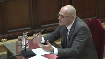 Romeva: "Aquí no estamos sentadas solo 12 personas. Están sentadas más de dos millones de personas"