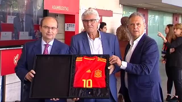 La Federación Española entrega la insignia de oro póstuma a José Antonio Reyes