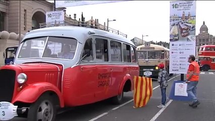 Los autobuses antiguos recorren Barcelona