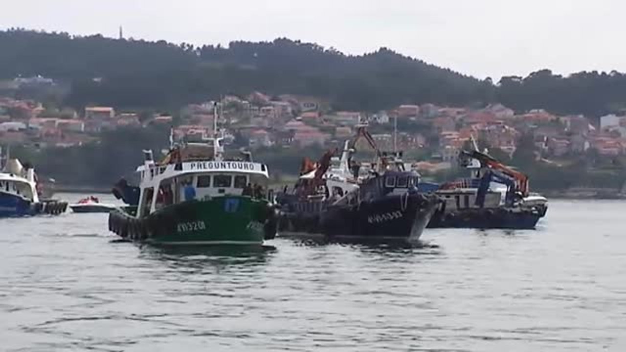 Unos 500 voluntarios recogen plásticos en una decena de playas españolas