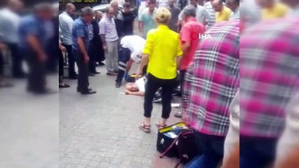 Kahve içerken bıçaklandı