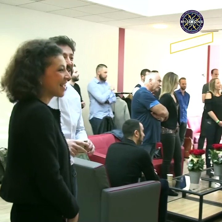 Le street Casting de Camille Combal pour recruter les futurs candidats de Qui veut gagner des millions ?