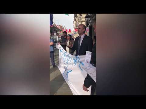 RTV Ora - Protesta para hotelit ku rri Rama në Londër: O mashtrues, Ik!