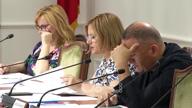 RTV Ora - Shkarkimi i Metës? Komisioni i Ligjeve fut në rend dite diskutimin