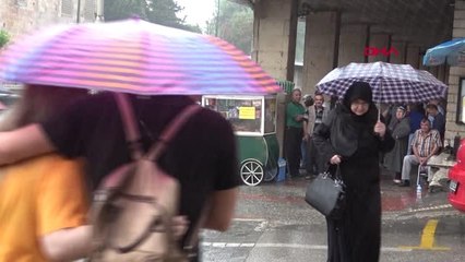 Bursa'da sağanak; enerji iletim hattına yıldırım isabet etti